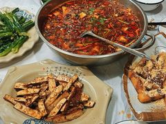 -余家庄肥肠鱼地方汤锅(银杏大道店)