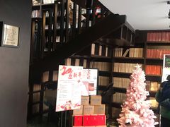 -钟书阁(松江泰晤士小镇店)