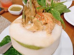 -Chom Cafe and Restaurant