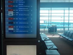 -西沃古尔·拉姆古兰爵士国际机场