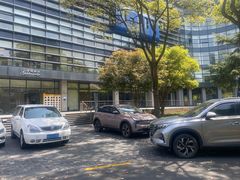 -金桥现代产业园区-停车场