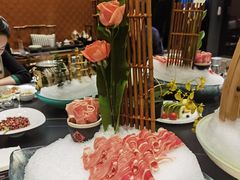 -鼎泰亨·海鲜牛肉餐厅(滨江店)