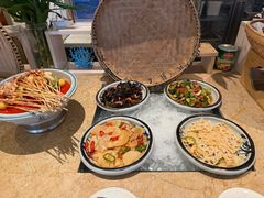 -大中华希尔顿酒店-念自助餐·嗨啤·小龙虾