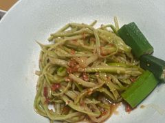 -红鼎豆捞·非遗鲍皇汤火锅(宝丰路店)