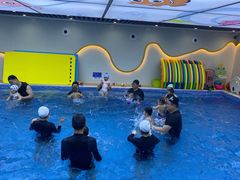 -嘻游纪儿童游泳课程中心(红博中央公园店)