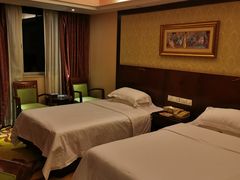 -维也纳酒店(罗湖口岸国贸东门店)