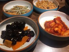 精品小菜-明洞阿姨·韩式酱蟹烤肉·创意料理(三元桥店)