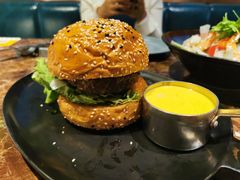 -Let'sBURGERplus·非常创意汉堡(三里屯店)