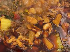 -周老三跷脚牛肉·全牛火锅(非遗传承店)