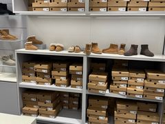 -UGG(燕莎奥特莱斯购物中心店)