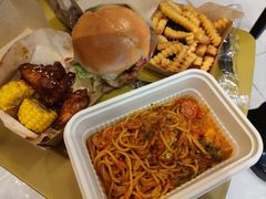 焦糖烤菠萝牛肉汉堡-魏斯理汉堡(西安沣东吾悦店)