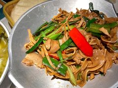 -荷塘秋月·本帮江浙菜(国权路店)