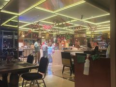 -大中华希尔顿酒店-念自助餐·嗨啤·小龙虾