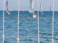 -北戴河碧螺塔海上酒吧公园