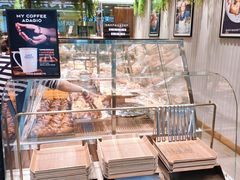 面包甜点陈列柜-巴黎贝甜(五月花广场店)