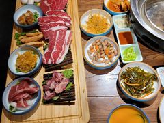 -明洞阿姨·韩式酱蟹烤肉·创意料理(三元桥店)