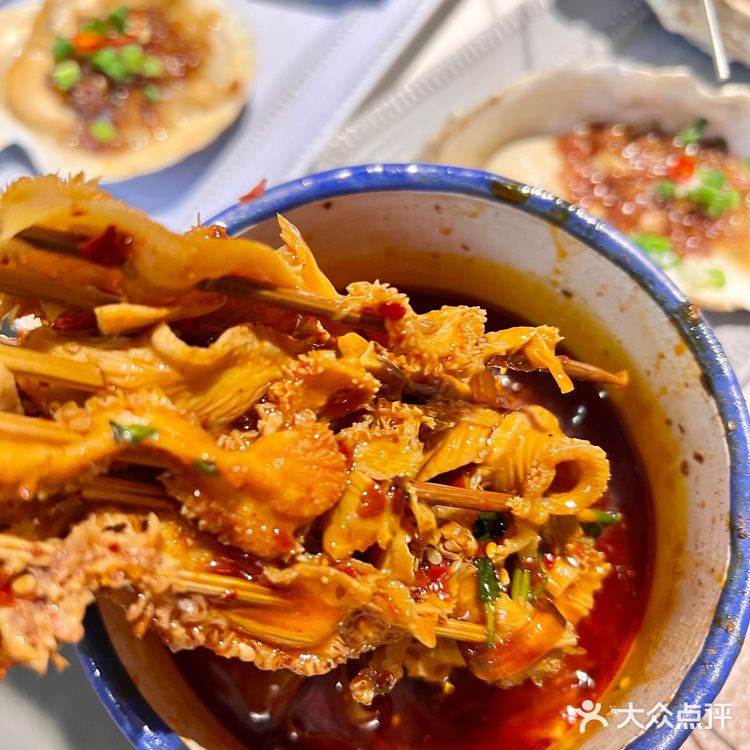 港东五街去了！坠好吃的牛蛙吃了！