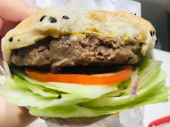 轻食纯手工单层芝士牛肉堡-牛纽塔·牛人堡(群众路店)