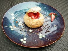 草莓泡芙-微饮cafe