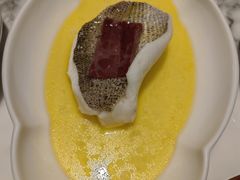 火腿鸡&nbsp;汁蒸钱塘江鲈鱼-湖滨28中餐厅·西湖宴·杭州君悦酒店