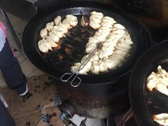 -黄阿姨锅贴大王(万航渡路店)