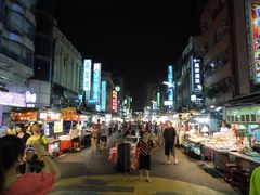 -六合夜市