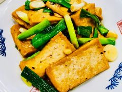 -鲁班小馆(政四街店)