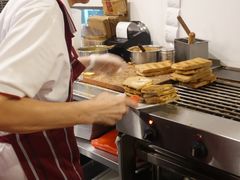 -亚坤(新达城广场B1店)