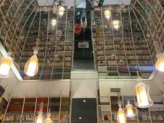 -钟书阁(松江泰晤士小镇店)