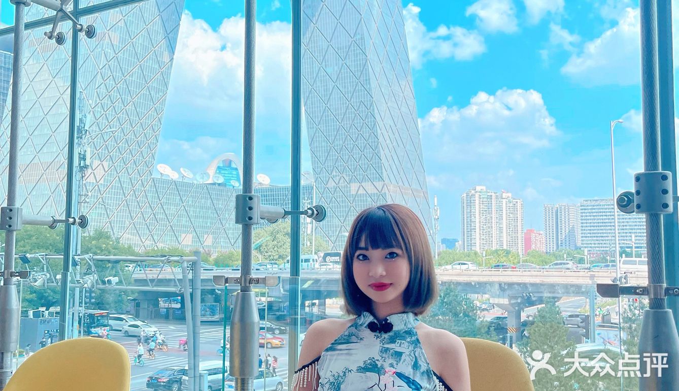 边吃老北京自助🍛边欣赏大裤衩美景的餐厅