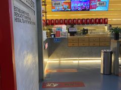 门面-1828王老吉·草本新茶(珠江新城地铁站店)