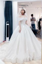 -予白婚纱礼服馆