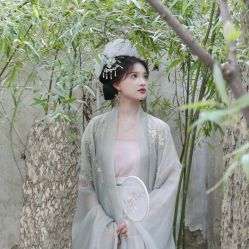 -一揽芳华汉服旗袍体验馆(拙政园店)