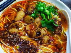 特色肥肠面-耙豌豆重庆小面