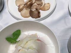 -红鼎豆捞·非遗鲍皇汤火锅(宝丰路店)