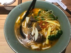 特制雪菜牛腩面-陳八两面家(滨江天街店)