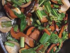 -云海肴·汽锅鸡·云南菜(天山百盛优客店)