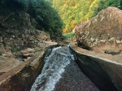 -安吉龙王山峡谷漂流