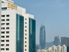 -深圳富苑皇冠假日套房酒店