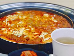 -三清洞摩西韩式年糕火锅(威高广场店)