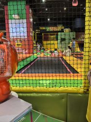 -蹦蹦跳跳(新奥购物中心店)