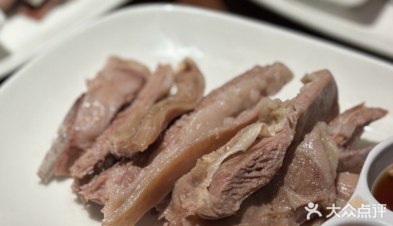 - 沙湾大盘鸡 不愧是店里的招牌️满满一大盘