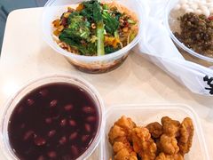 -爆炸头阿姨小四川正宗川味小吃(无任何分店)