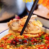 只好不情不愿的跟着去了！没想到