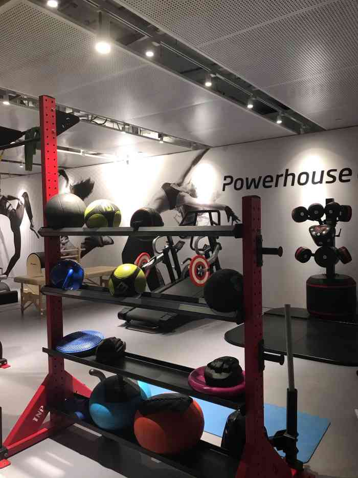 宝力豪健身俱乐部(国际财源中心店)-"总体的来说还是不错的,器械比较