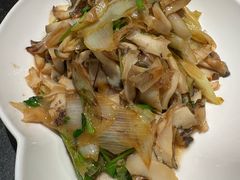 葱爆海螺片-五谷丰登农家院·地道胶东菜·海鲜烧烤(威海店)