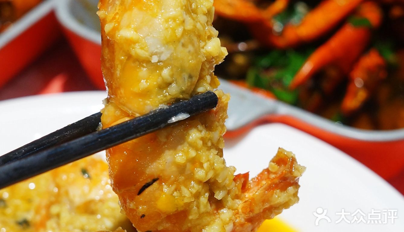 比我的手掌心还大，肉饱满度100%，咬一口，爆汁哇