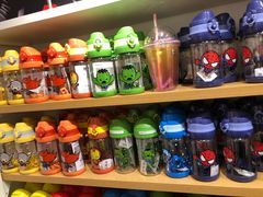 -名创优品(北京新中关购物中心地铁层店)