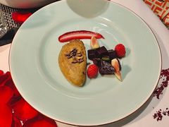 香煎鹅肝配树莓及小菜头-atta bj(国贸商城店)