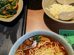 -亮亮面馆(经六路店)
